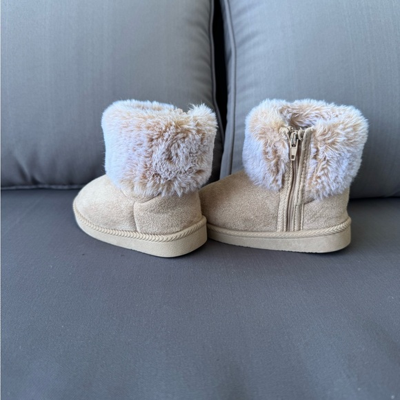 Warm Tan Kids Boots with Plush Lining - Picture 6 of 6